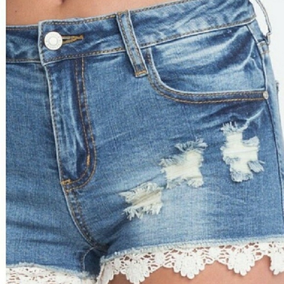 🔥Lace trimmed distressed shorts! - Picture 3 of 3